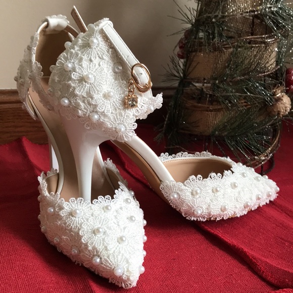 Gorgeous white heels 🤍 - Picture 4 of 9